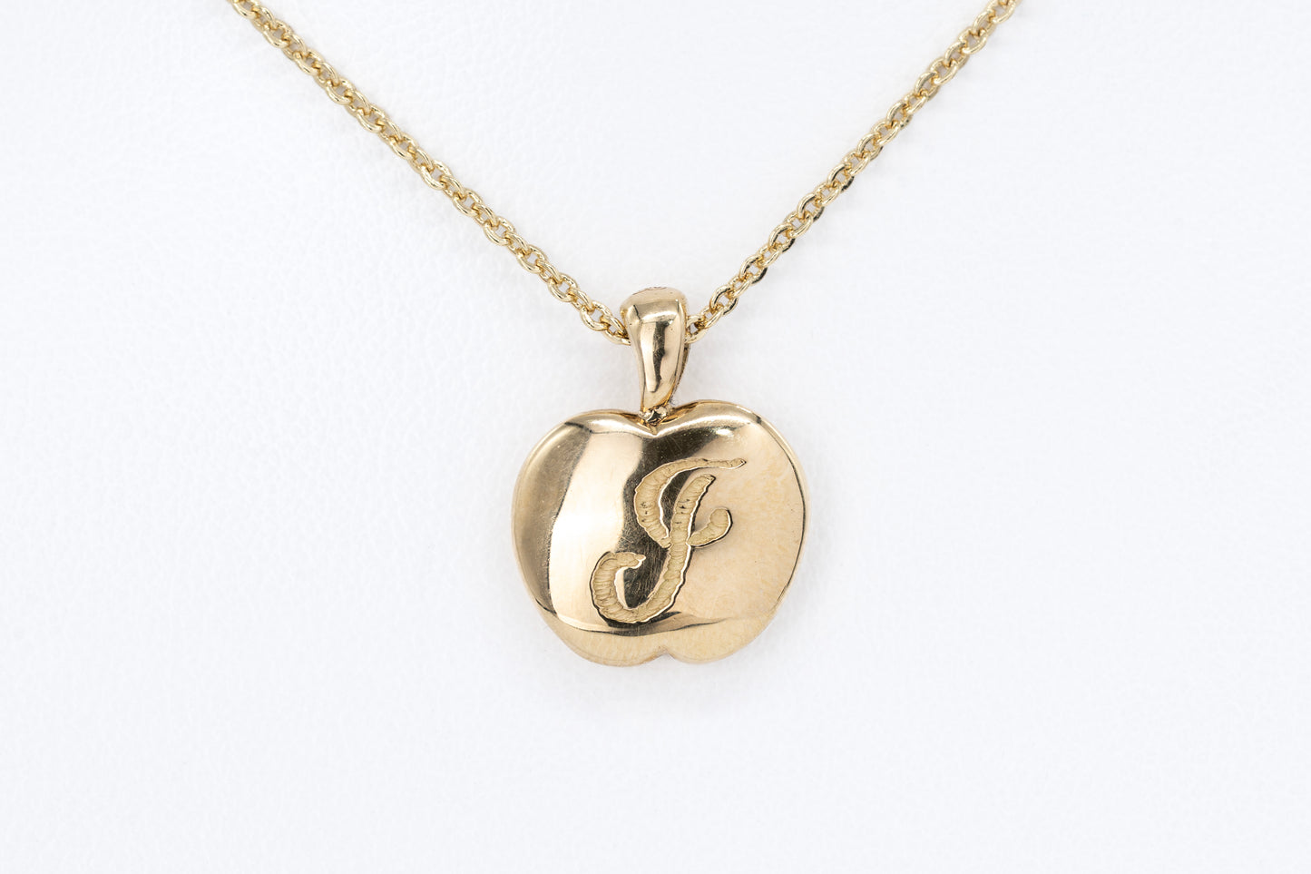 J - 18CT Yellow Gold Apple Pendant