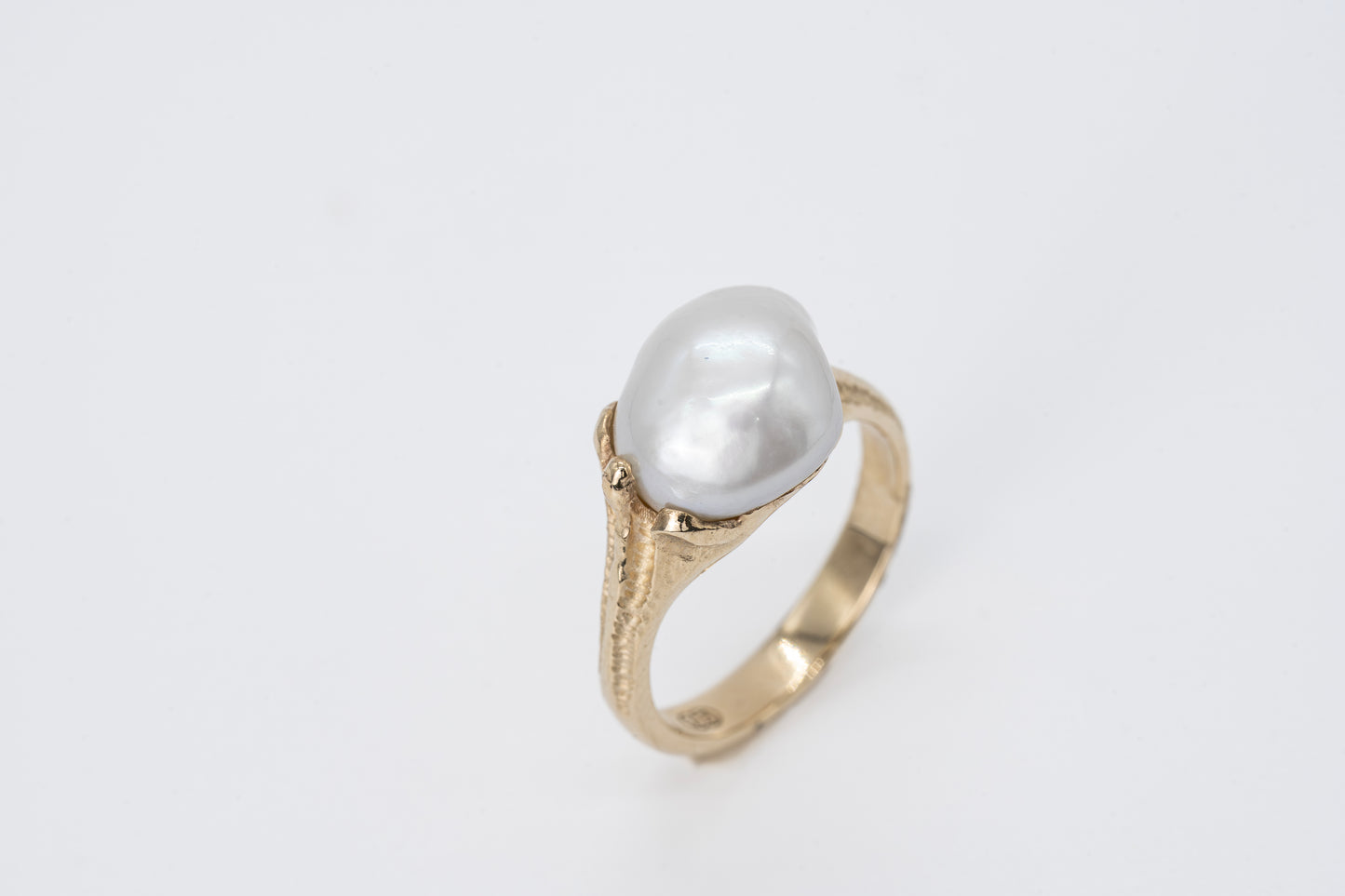 ISLA - 9CT Yellow Gold Pearl Ring