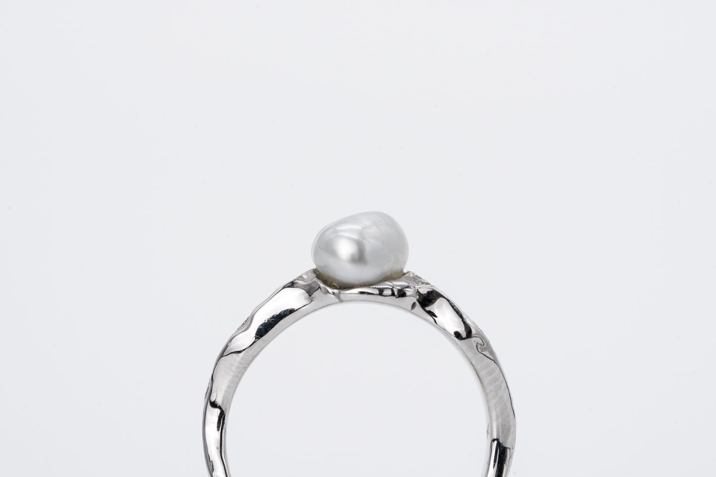 TIDE - 18CT White Gold Wave Engraved Ring with South Sea Pearl