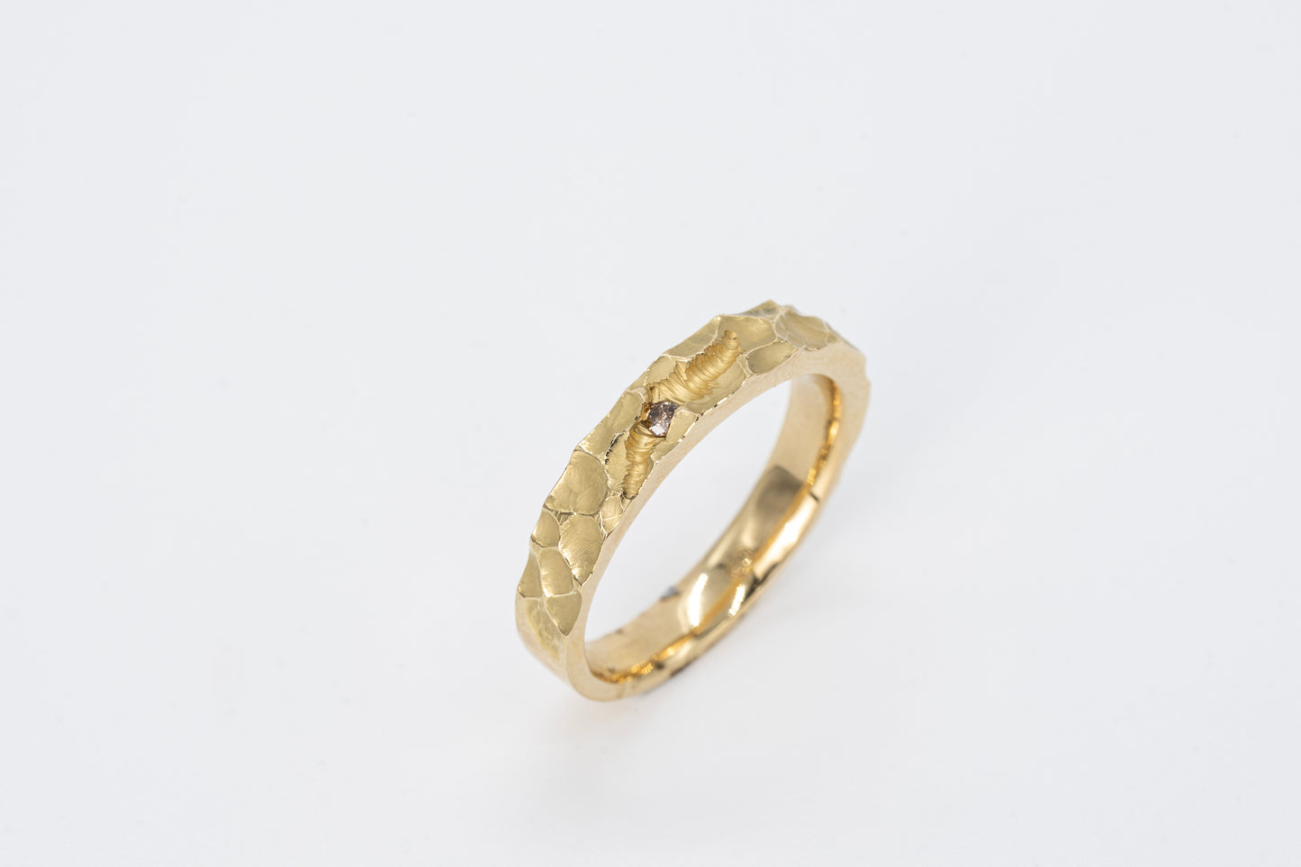 ATONIS - 18CT Yellow Gold Engraved Ring