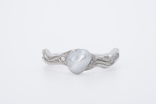 TIDE - 18CT White Gold Wave Engraved Ring with South Sea Pearl