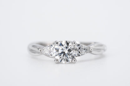 AMARA - 18CT Diamond Ring