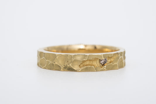 ATONIS - 18CT Yellow Gold Engraved Ring