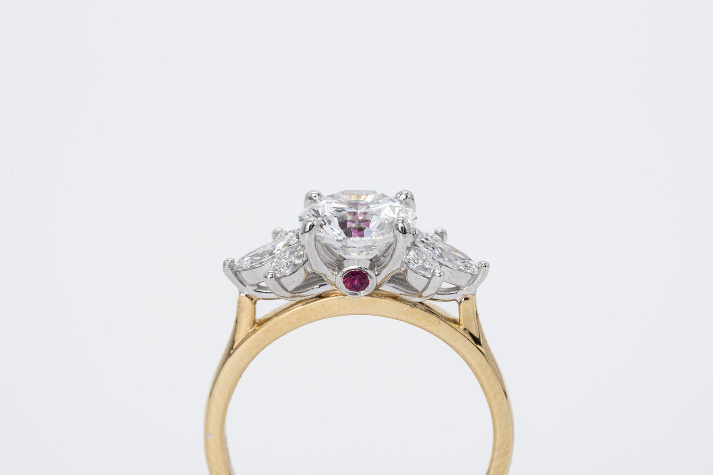 SIRENA - Q18CT Yellow Gold Floral Diamond Ring