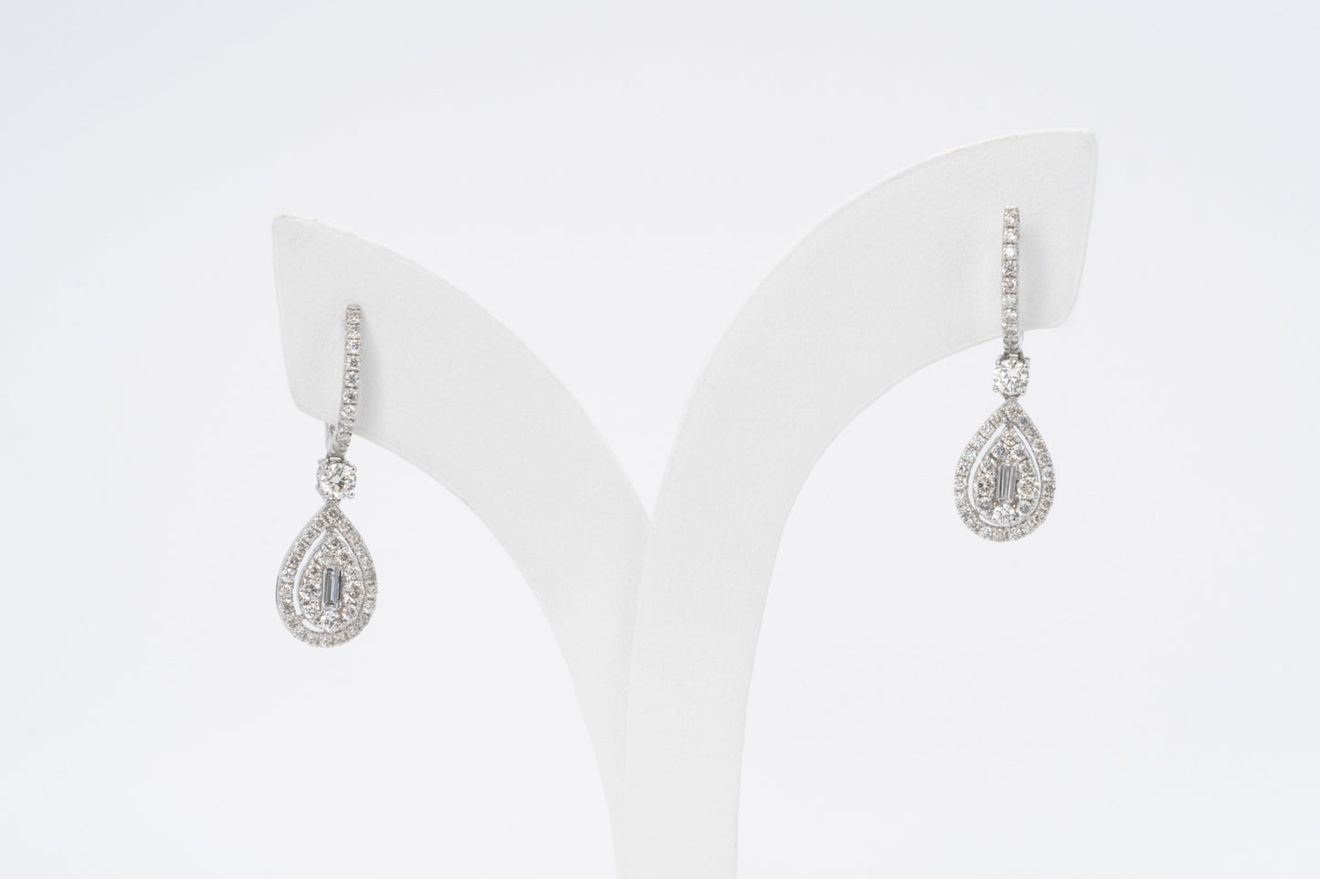 18CT White Gold - Pear Shape Diamond Earrings