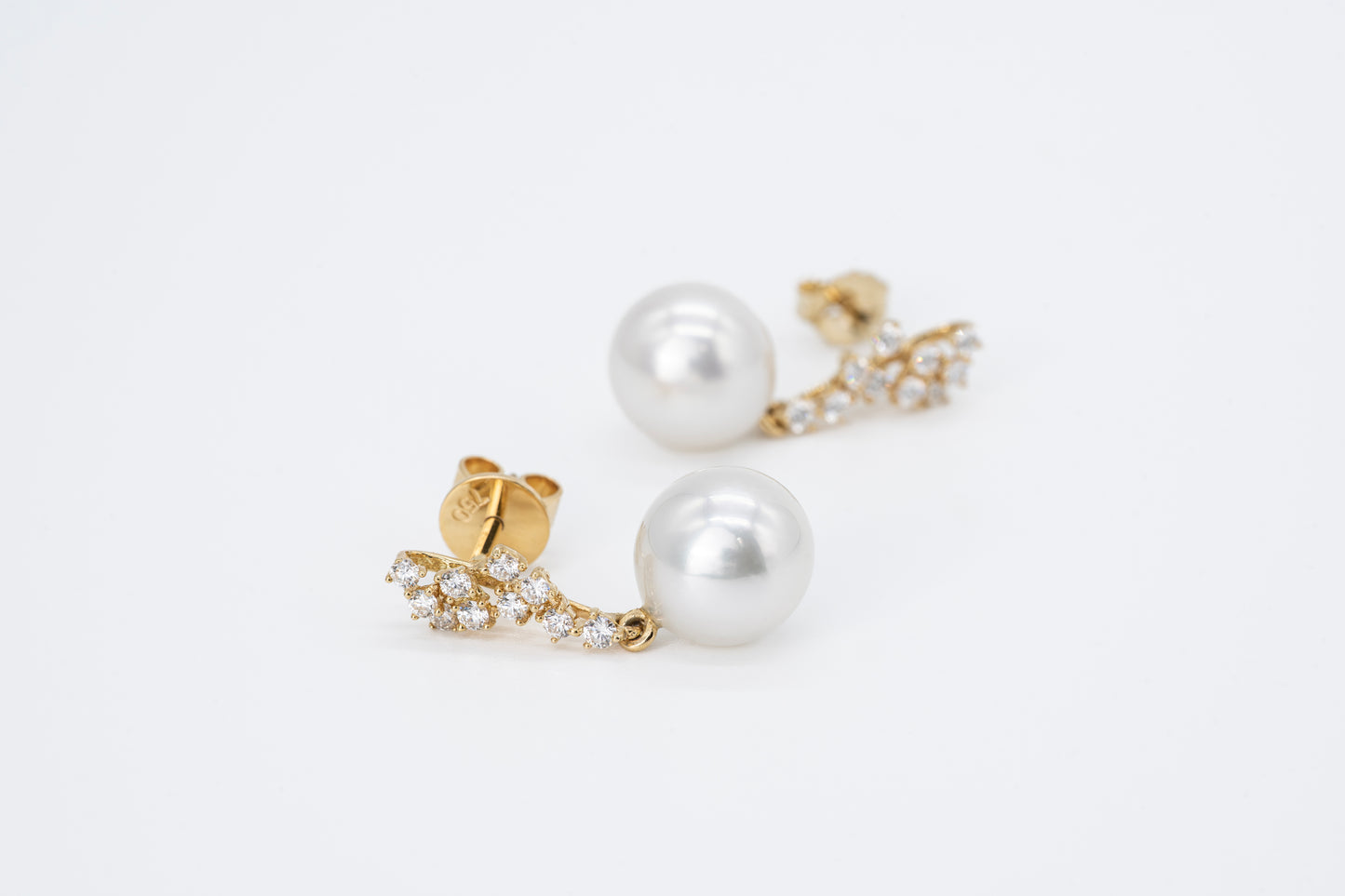 18CT White Gold - ANNALISE Diamond Pearl Drop Earrings