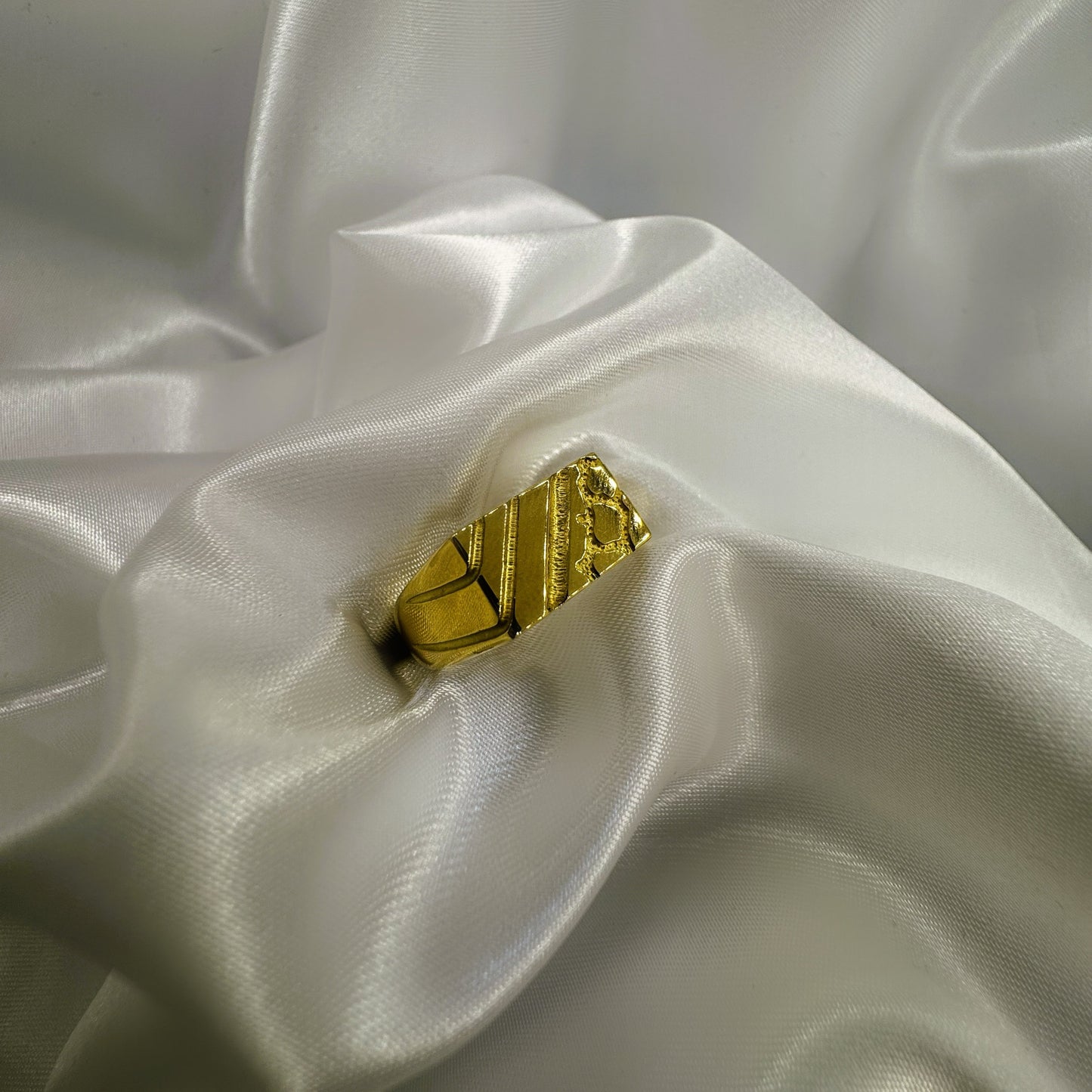 ALEXNDR - 18CT Yellow Gold Engraved Ring