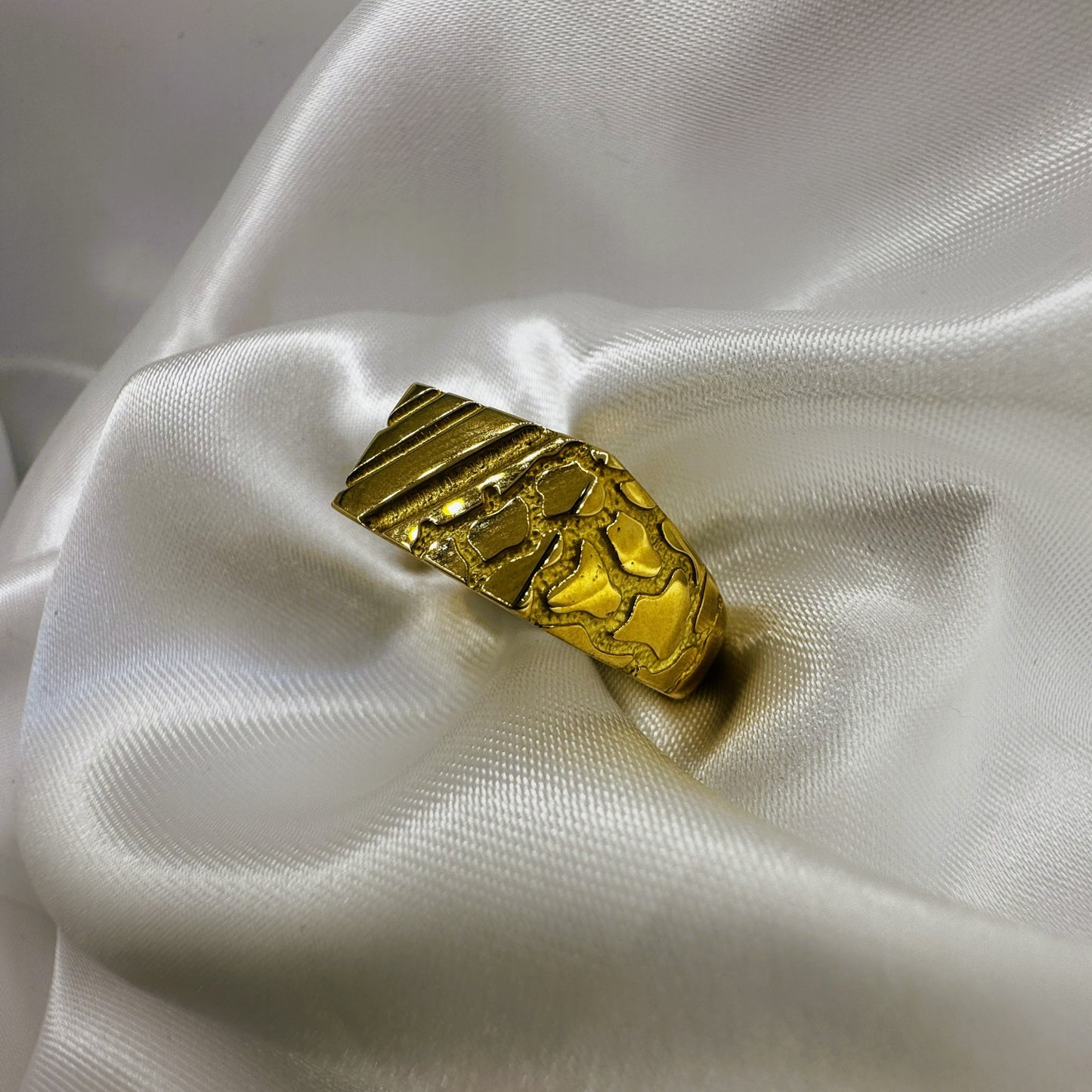 ALEXNDR - 18CT Yellow Gold Engraved Ring