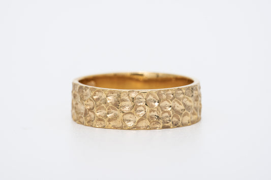 SOLENE- 9CT Gold Band