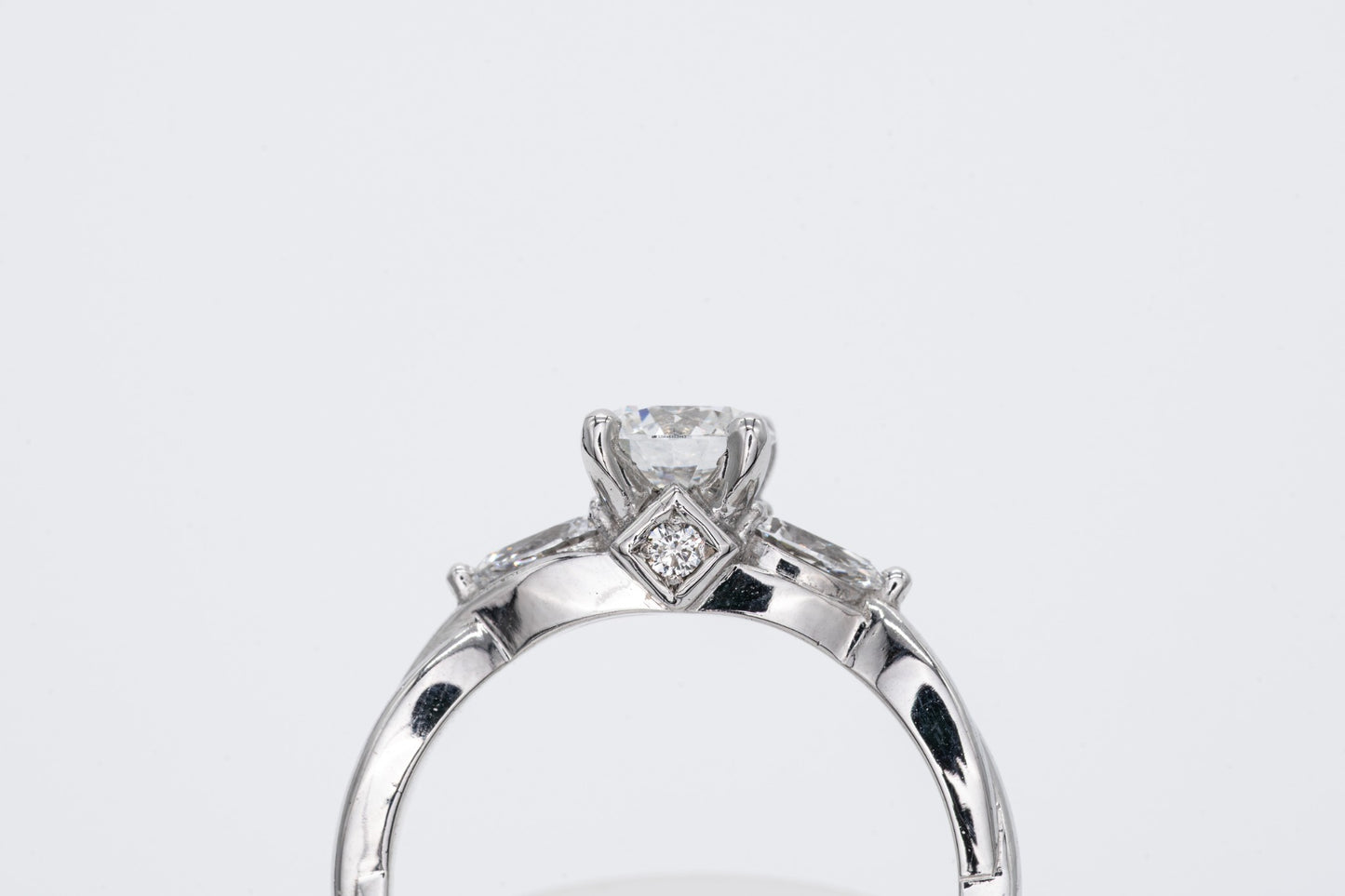AMARA - 18CT Diamond Ring